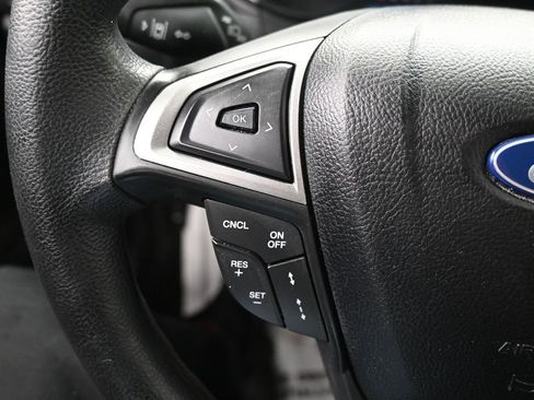 Used 2020 Ford Fusion SE FWD image 26