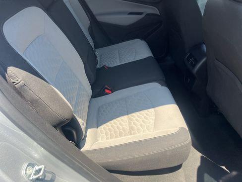 Used 2018 Chevrolet Equinox LS AWD/4WD image 29