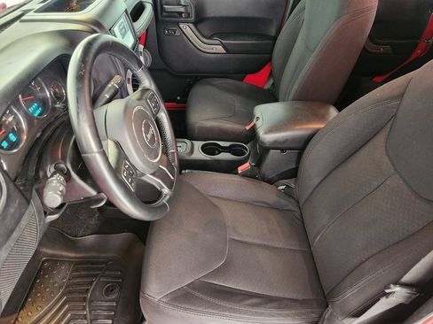 Used 2015 Jeep Wrangler Unlimited Sport w/ Quick Order Package 24S AWD/4WD image 13