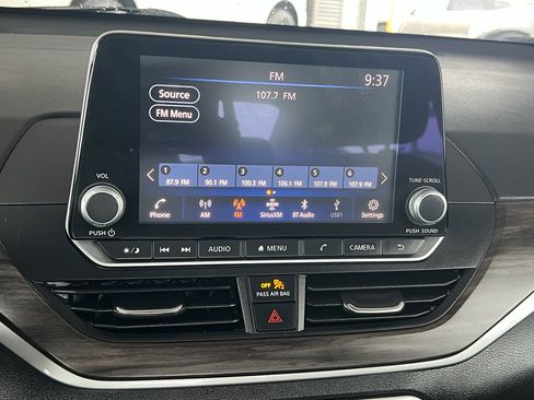 Used 2025 Nissan Altima 2.5 SV FWD image 28