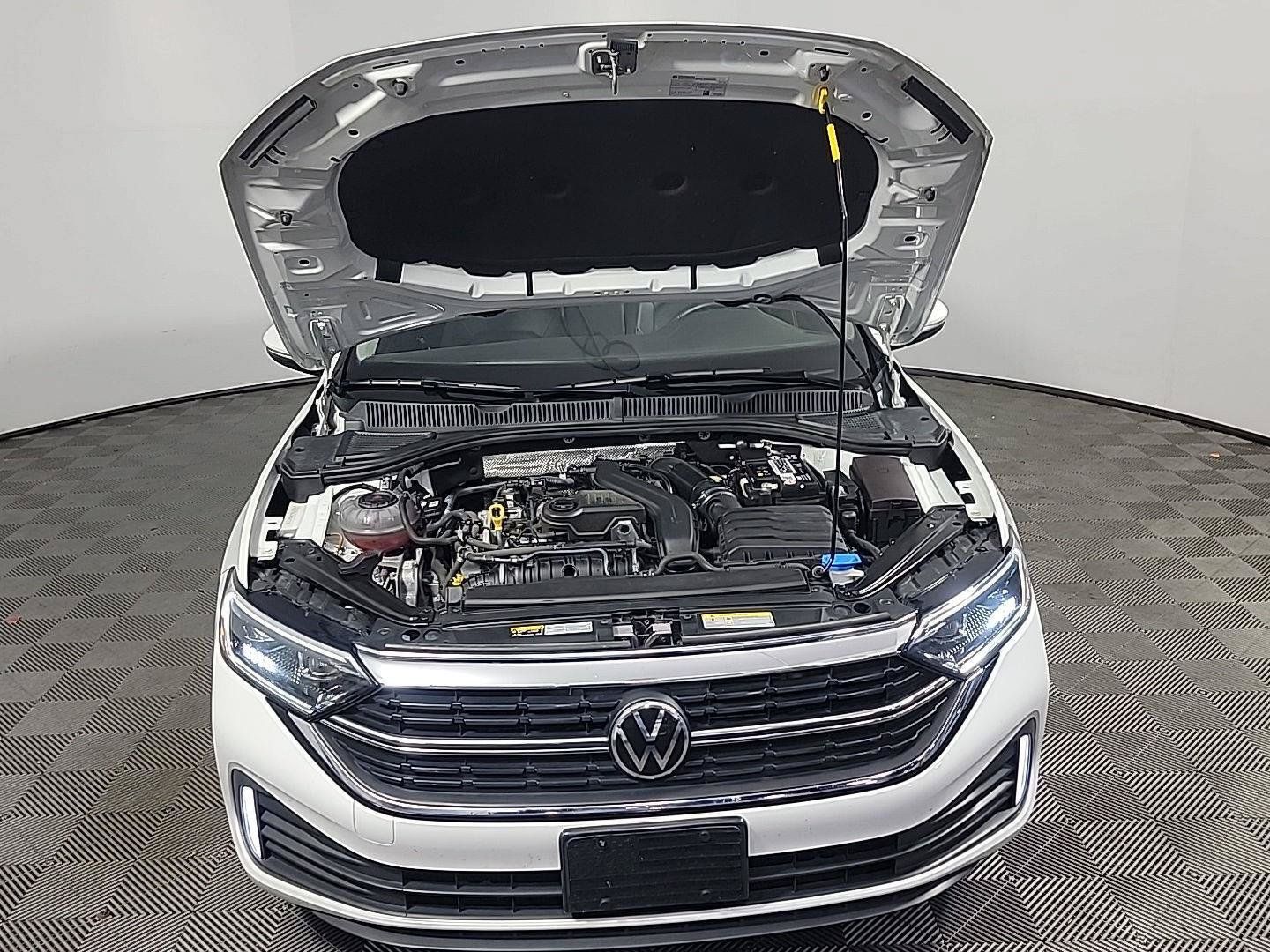 Used 2022 Volkswagen Jetta SEL FWD image 13