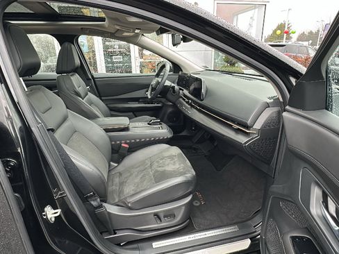 Used 2024 Nissan Ariya AWD image 25