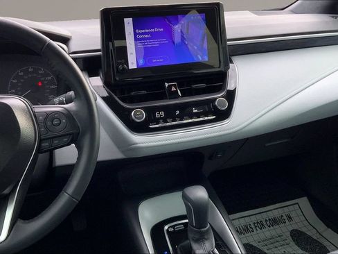 Used 2025 Toyota Corolla SE FWD image 6