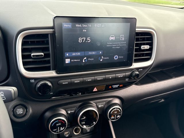 Used 2024 Hyundai Venue SEL FWD image 27
