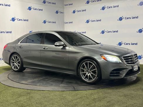 Used 2018 Mercedes-Benz S 560 Sedan image 2