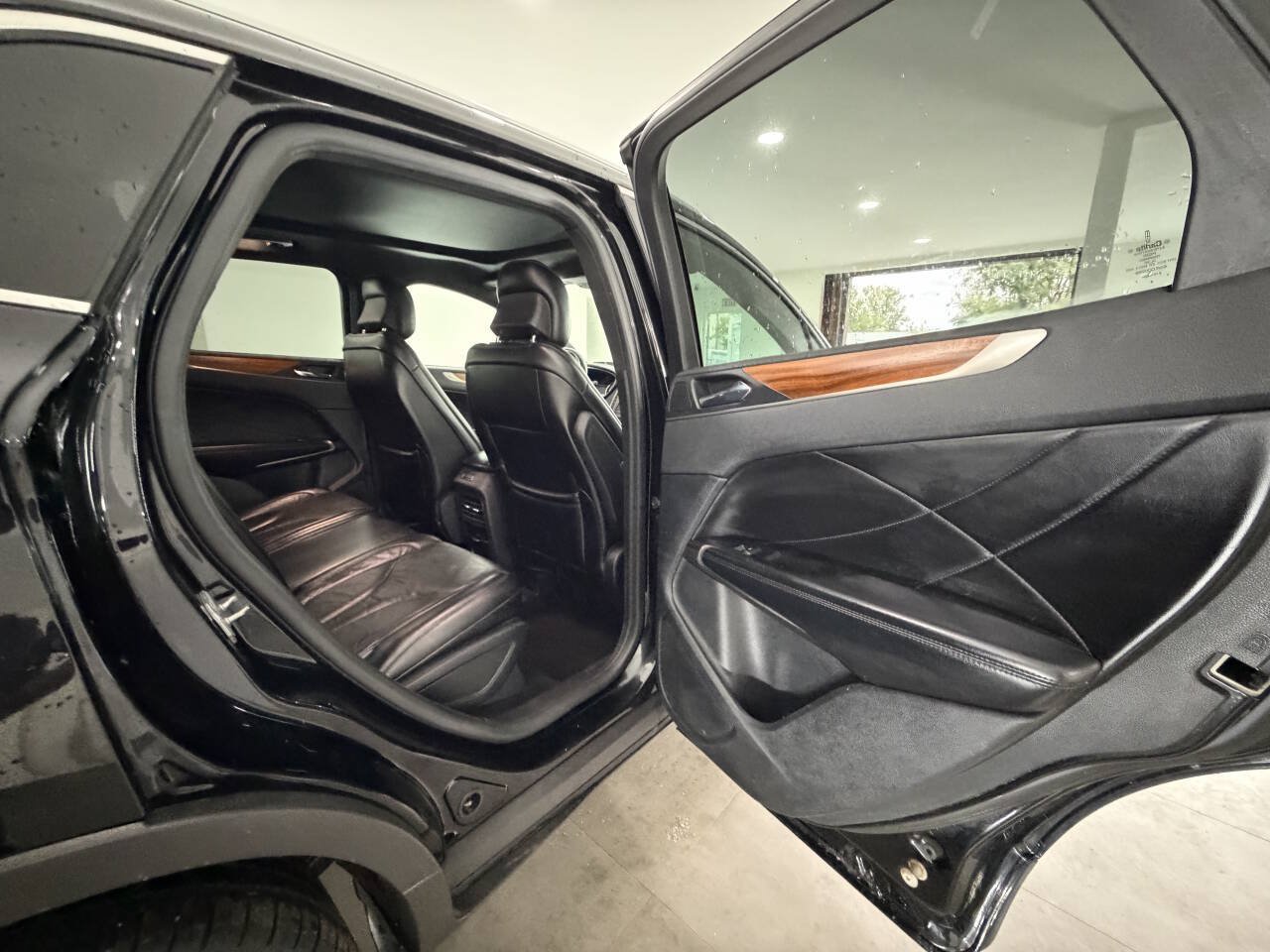 Used 2017 Lincoln MKC Reserve AWD/4WD image 17