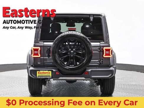Used 2025 Jeep Wrangler Unlimited Sahara AWD/4WD image 6