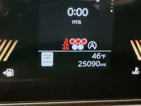 Used 2024 Kia Sorento S image 19