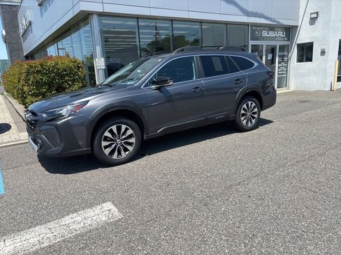 Used 2023 Subaru Outback Limited AWD/4WD image 8