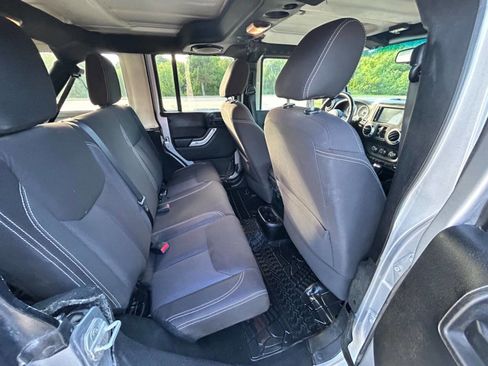 Used 2013 Jeep Wrangler Unlimited Sahara w/ Connectivity Group image 13