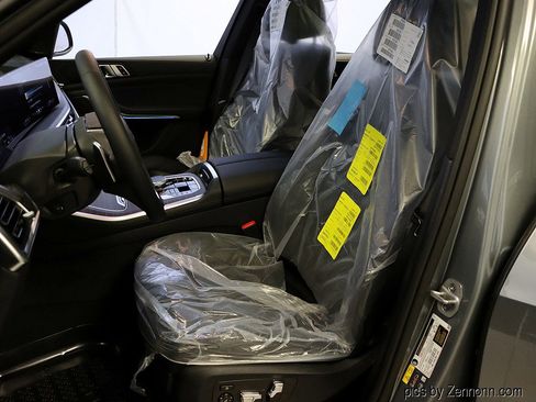 New 2026 BMW X5 xDrive50e w/ Climate Comfort Package AWD/4WD image 11