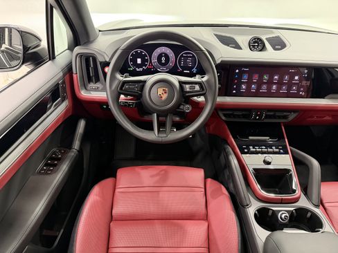 Certified 2025 Porsche Cayenne S AWD/4WD image 25