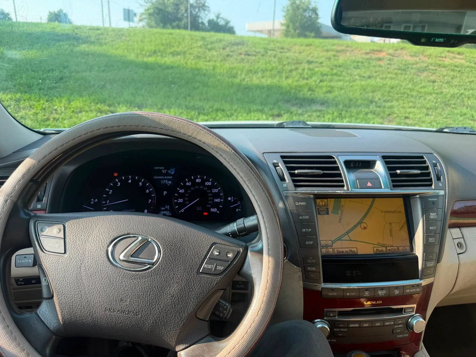 Used 2011 Lexus LS 460 w/ Comfort Pkg RWD image 18