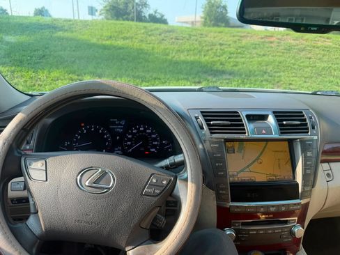 Used 2011 Lexus LS 460 w/ Comfort Pkg RWD image 18