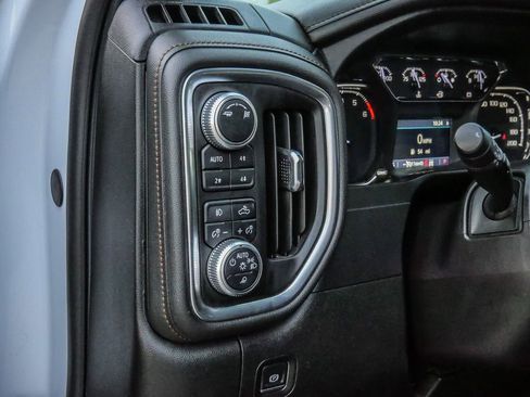 Used 2019 GMC Sierra 1500 AT4 image 32