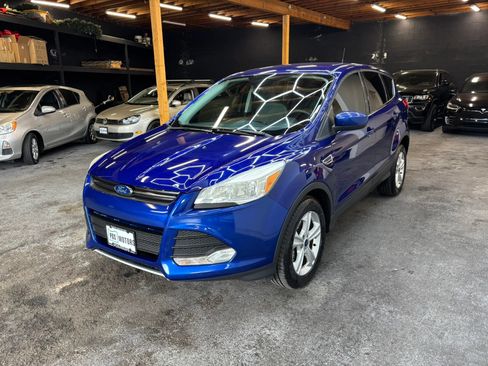 Used 2016 Ford Escape SE w/ SE Cold Weather Package FWD image 4