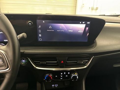Used 2024 Buick Encore GX Preferred FWD image 18