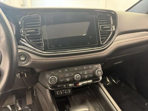 Used 2022 Dodge Durango R/T w/ Blacktop Package AWD/4WD image 18