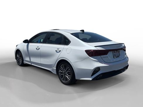 Used 2024 Kia Forte GT-Line w/ GT-Line Premium Package FWD image 3