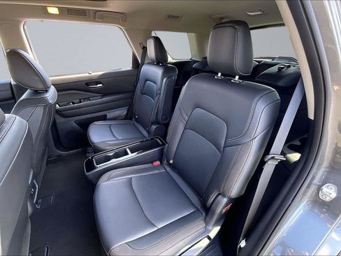 Certified 2024 Nissan Pathfinder SL w/ SL Premium Package AWD/4WD image 28