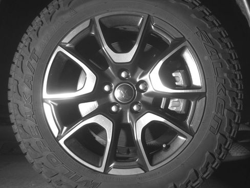 Used 2025 Jeep Compass Trailhawk image 12