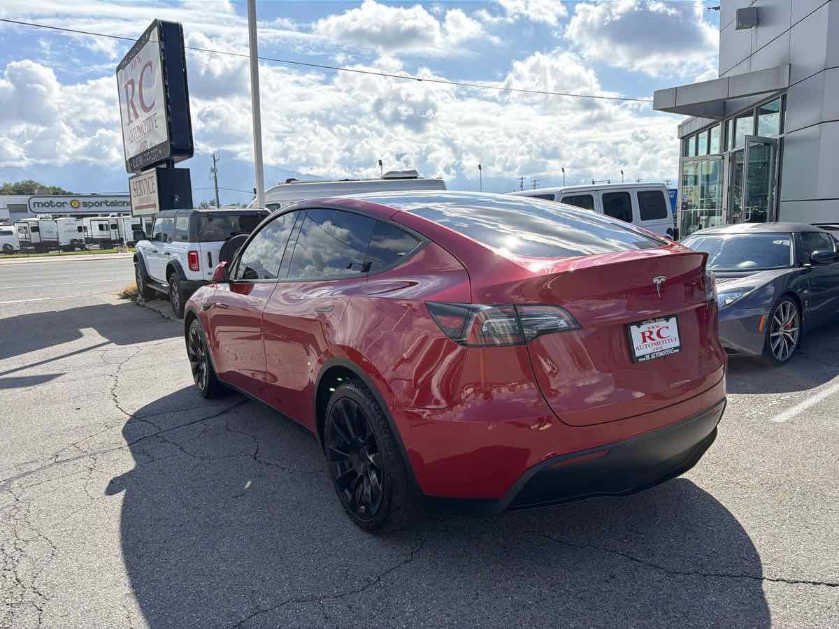 Used 2022 Tesla Model Y Long Range AWD/4WD image 3