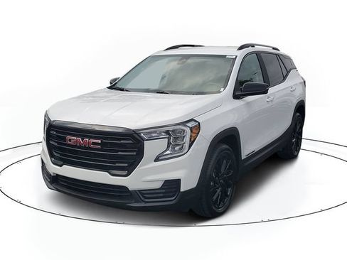 Used 2024 GMC Terrain SLE w/ Elevation Edition AWD/4WD image 2