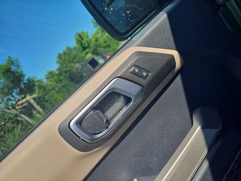Used 2023 Ford Bronco Wildtrak AWD/4WD image 11