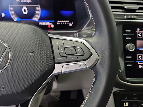 Certified 2023 Volkswagen Tiguan SE w/ Panoramic Sunroof Package FWD image 18