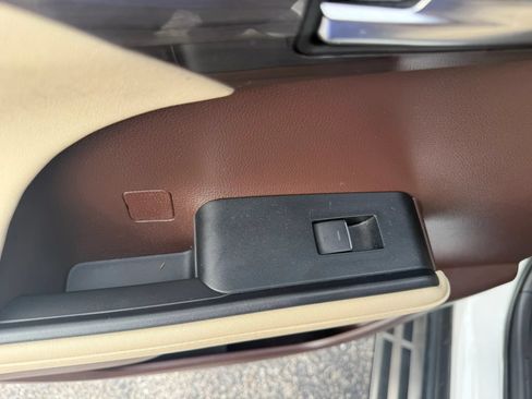 Used 2020 Toyota Highlander Limited AWD/4WD image 12