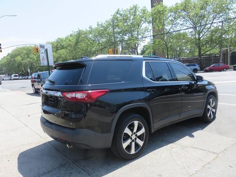 Used 2018 Chevrolet Traverse LT AWD/4WD image 4