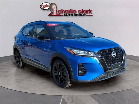 Used 2023 Nissan Kicks SR image 27