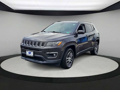 Used 2019 Jeep Compass Latitude w/ Popular Equipment Group image 4