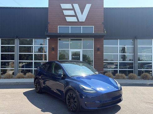 Used 2022 Tesla Model Y Performance AWD/4WD image 1
