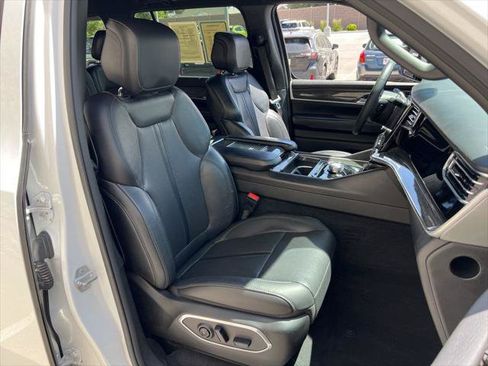 Certified 2022 Jeep Wagoneer Series II AWD/4WD image 23