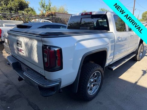 Used 2018 GMC Sierra 1500 SLT AWD/4WD image 3