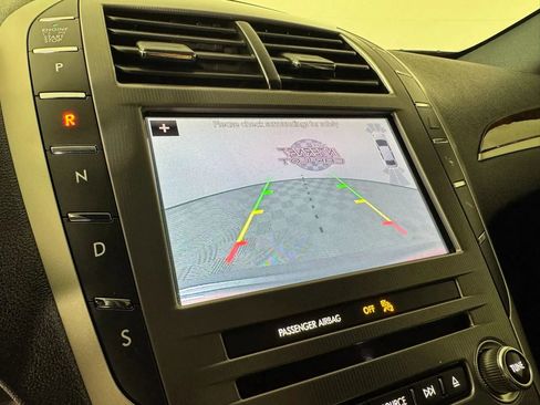 Used 2019 Lincoln MKZ Reserve FWD image 18