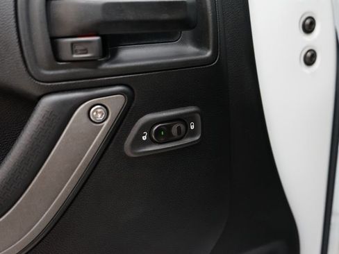 Used 2017 Jeep Wrangler Sport AWD/4WD image 22