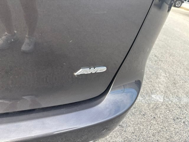 Certified 2023 Chrysler Pacifica Touring-L AWD/4WD image 4
