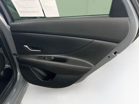 Used 2022 Hyundai Elantra SEL FWD image 30