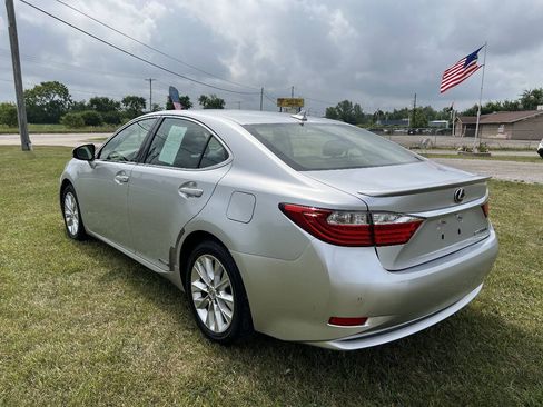 Used 2013 Lexus ES 300h w/ Luxury Pkg FWD image 8
