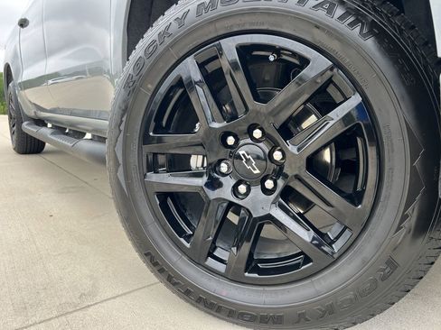 Used 2025 Chevrolet Silverado 1500 Custom w/ Turbomax Blackout Package AWD/4WD image 6