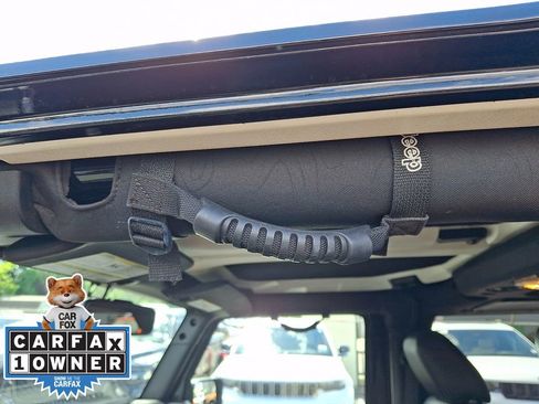 Used 2018 Jeep Wrangler Sahara AWD/4WD image 25