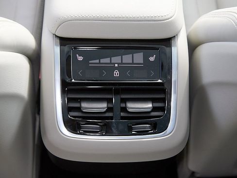 New 2026 Volvo XC60 B5 Ultra w/ Protection Package Premier image 23