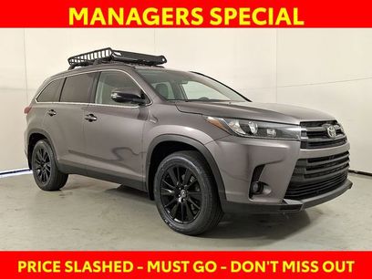 Used 2019 Toyota Highlander SE