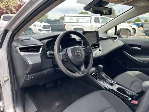 Used 2020 Toyota Corolla LE FWD image 11