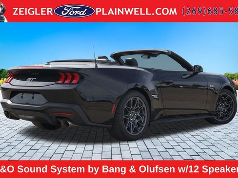 Used 2025 Ford Mustang GT Premium w/ GT Performance Package RWD image 5