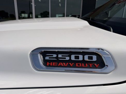 Used 2022 RAM 2500 Tradesman w/ Chrome Appearance Group AWD/4WD image 19