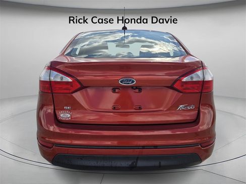 Used 2018 Ford Fiesta SE image 6