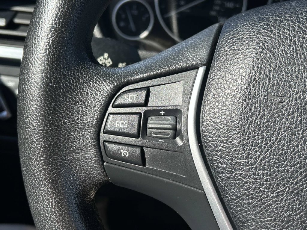 Used 2013 BMW 328i xDrive Sedan AWD/4WD image 16